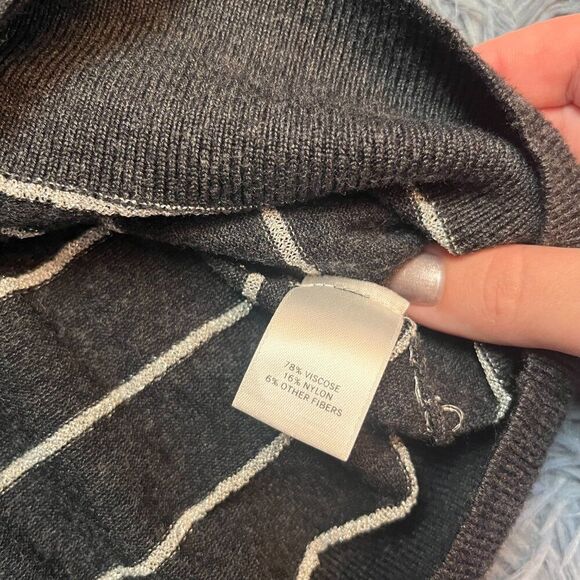 Halogen Gray White Striped Metallic Button Down Cardigan Size M - Picture 3 of 5